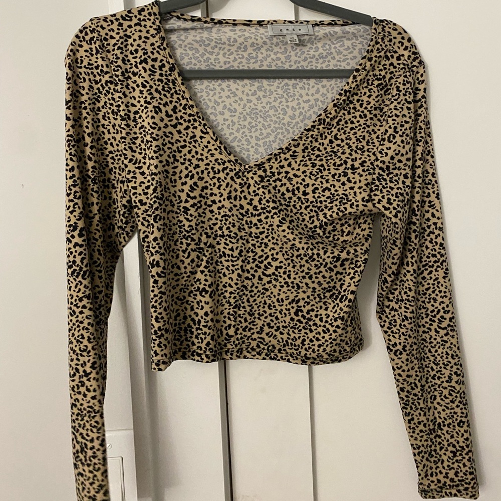 Cheetah print crop long sleeve top